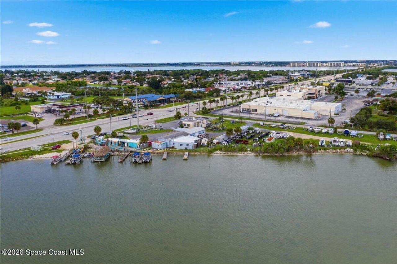 1872 E Merritt Island Causeway, Merritt Island, FL 32952 Photo