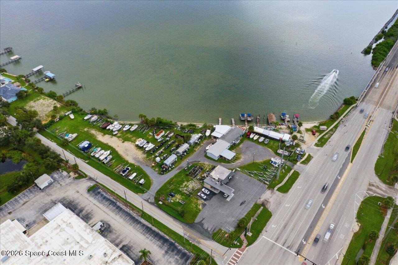 1872 E Merritt Island Causeway, Merritt Island, FL 32952 Photo