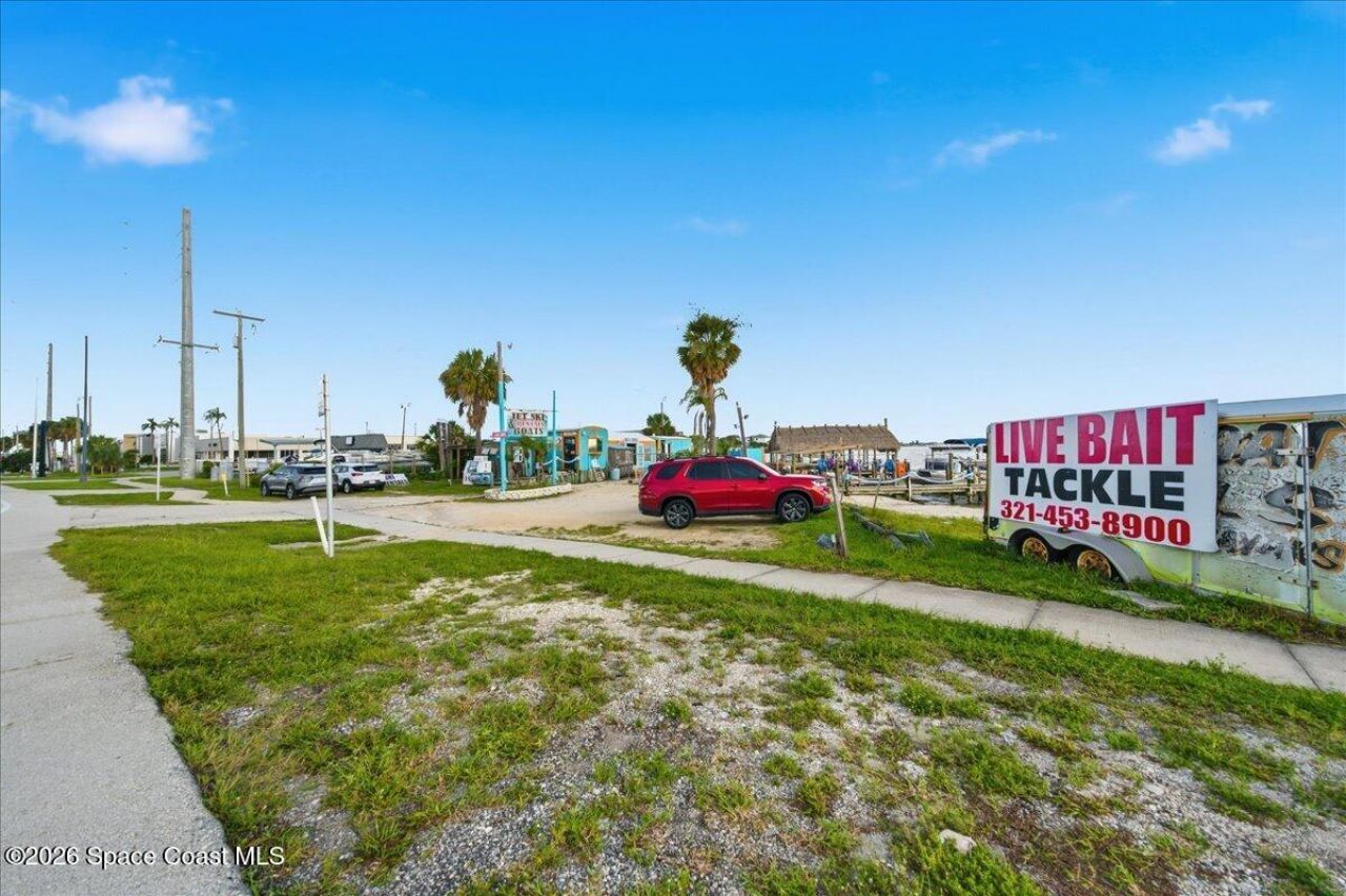1872 E Merritt Island Causeway, Merritt Island, FL 32952 Photo