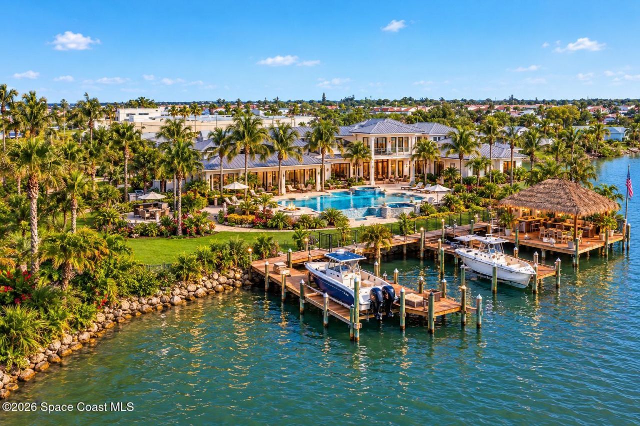 1872 E Merritt Island Causeway, Merritt Island, FL 32952 Photo