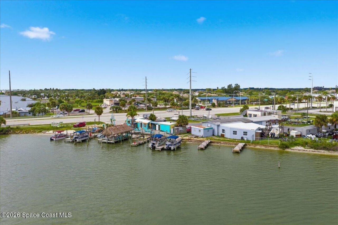 1872 E Merritt Island Causeway, Merritt Island, FL 32952 Photo