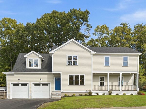 27 Geraldine Drive, Norwood, MA 02062