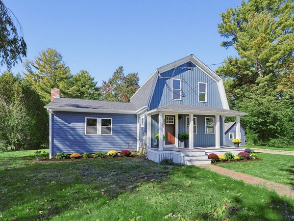 299 S Precinct St, Taunton, MA 02718