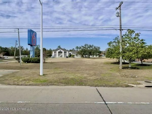 1003 Us-90, Bay Saint Louis, MS 39520