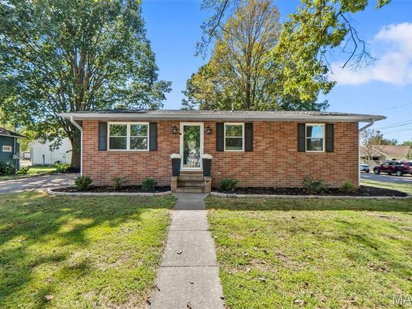 330 Gray Avenue , Chaffee, MO 63740