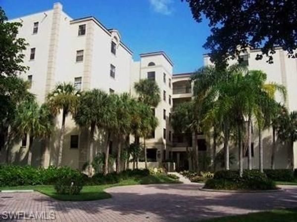 7040 Pelican Bay BLVD, Unit 404, NAPLES, FL 34108