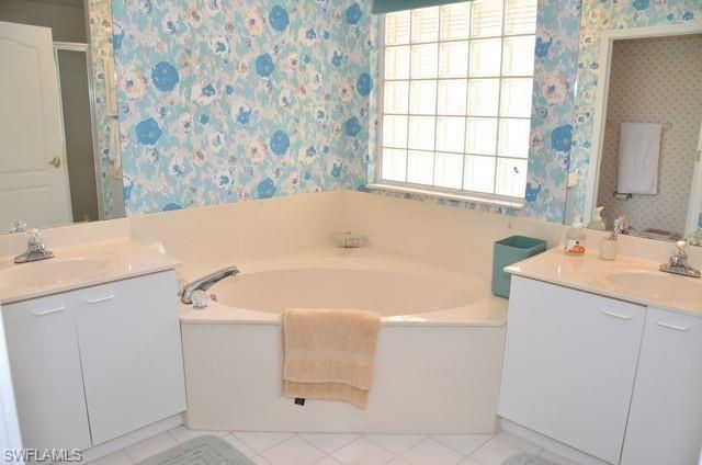 7040 Pelican Bay Blvd, Unit 404, Naples, FL 34108 Photo