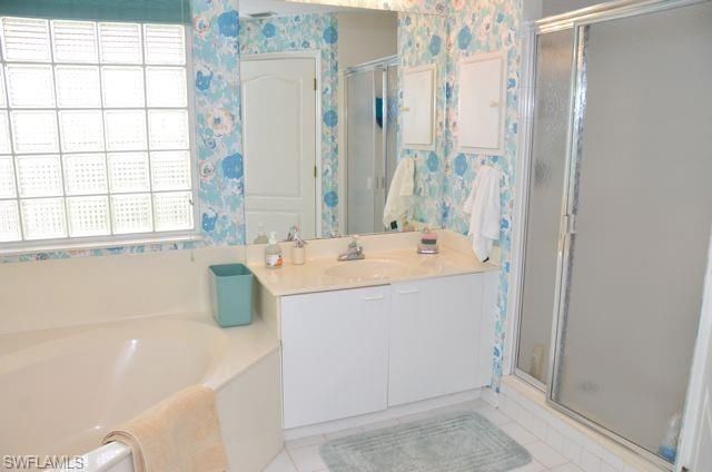 7040 Pelican Bay Blvd, Unit 404, Naples, FL 34108 Photo