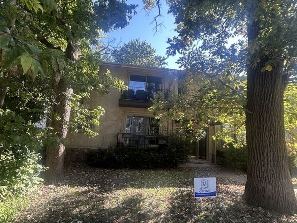 67 Kimbark Road , Unit 1, Riverside, IL 60546