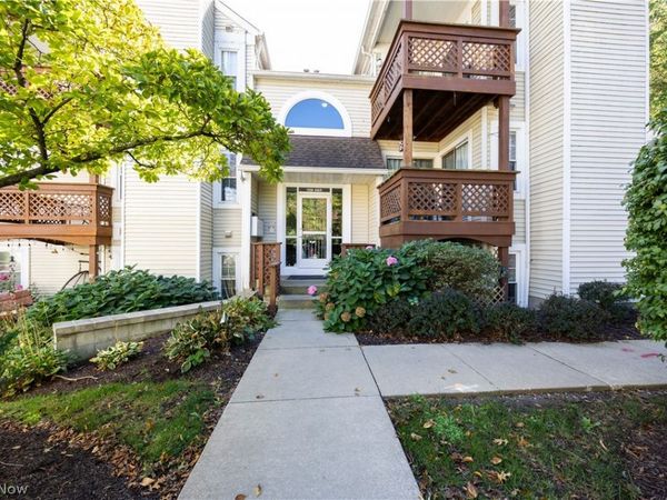 1328 Cedarwood Drive, Unit #D2, Westlake, OH 44145