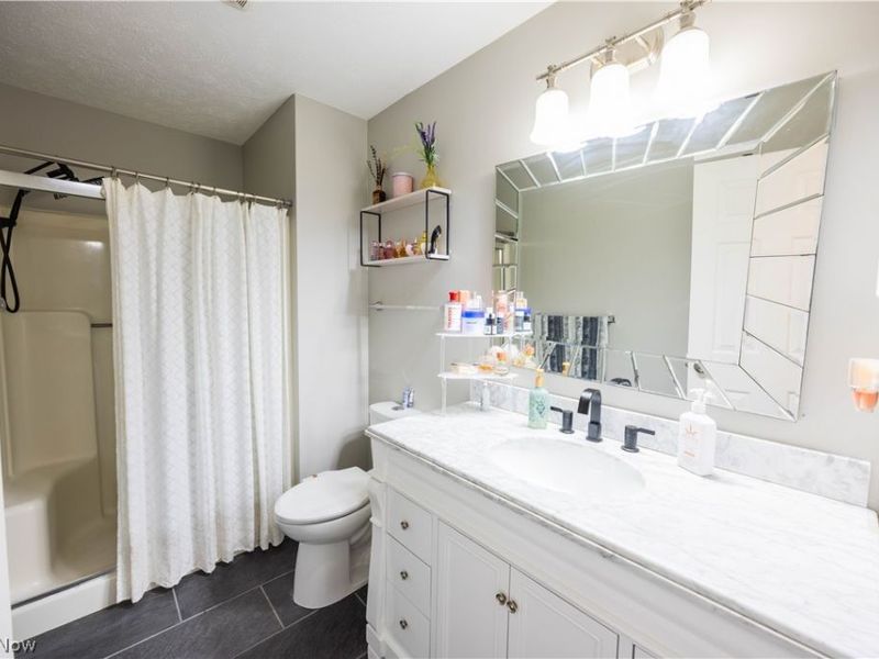 1328 Cedarwood Drive, Unit #D2, Westlake, OH 44145 Photo 17