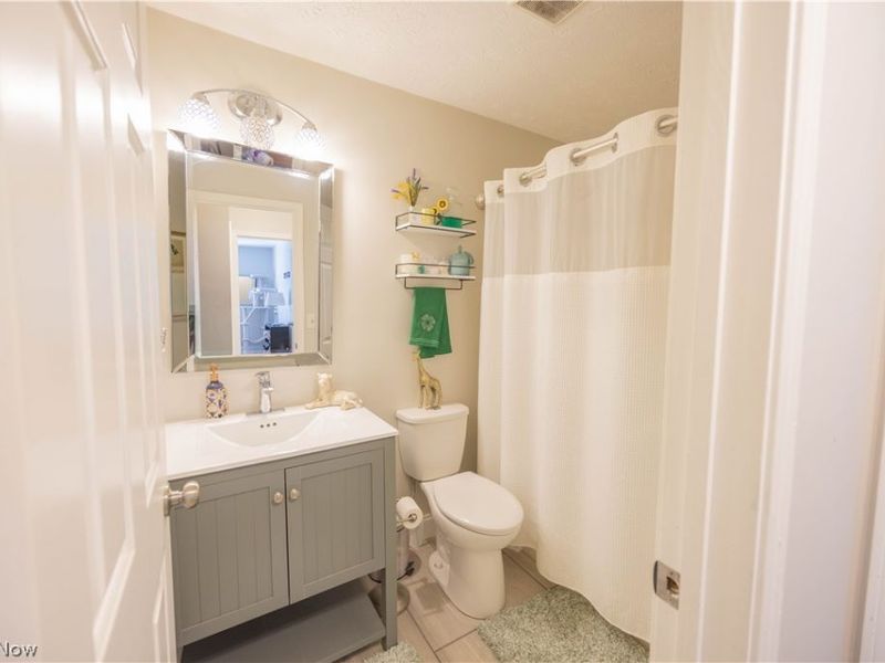 1328 Cedarwood Drive, Unit #D2, Westlake, OH 44145 Photo 20