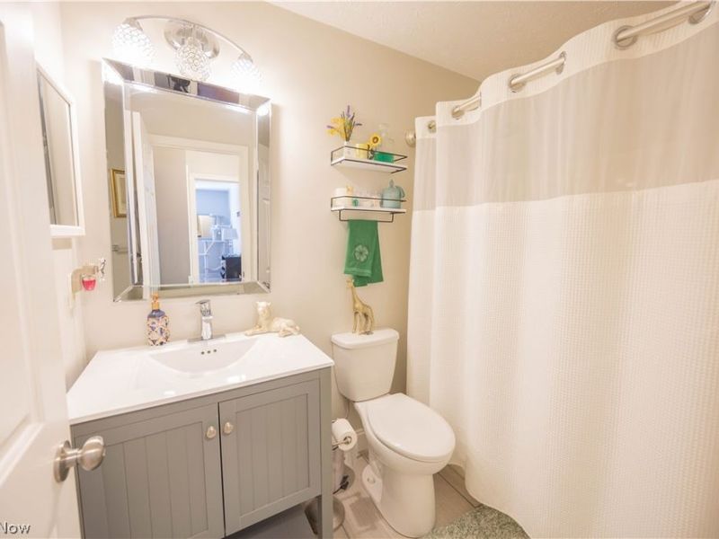 1328 Cedarwood Drive, Unit #D2, Westlake, OH 44145 Photo 21