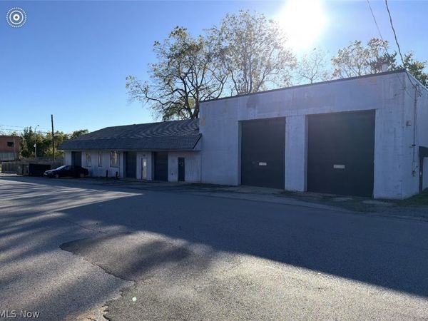28 High Street, Girard, OH 44420