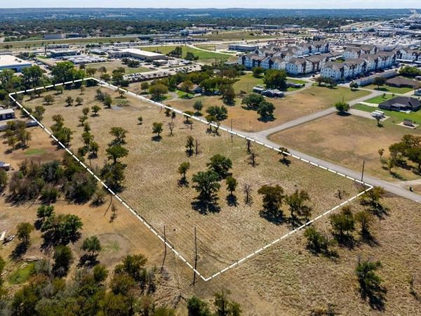 106 Winfield Drive, Hudson Oaks, TX 76087