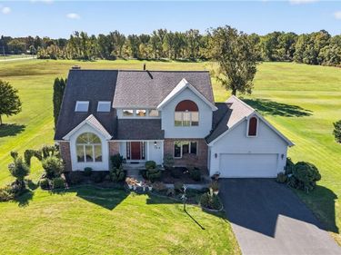 38 Alden Glen Drive, Webster, NY 14580