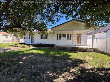 3208 Howard Avenue, Point Pleasant, WV 25550