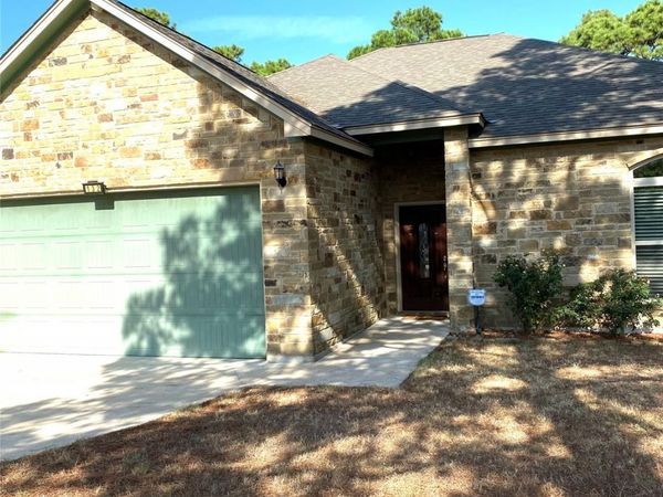 132 Akaloa DR, Bastrop, TX 78602