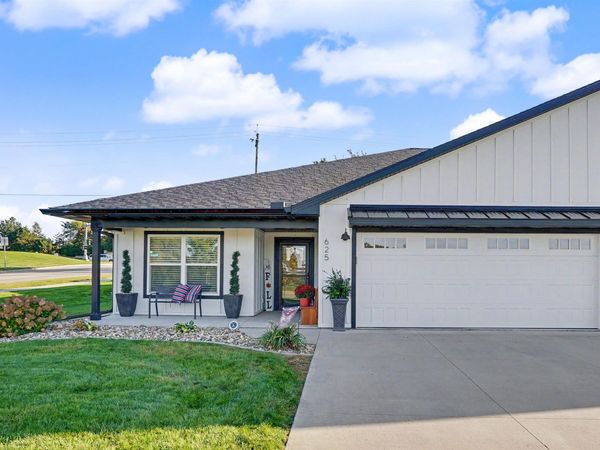 625 Spruce Hills Drive, Cedar Falls, IA 50613