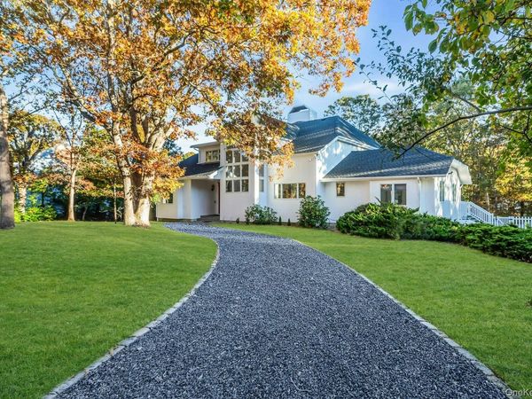 18 Bay Woods Drive , Hampton Bays, NY 11946