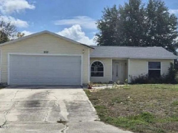 2131 NW 9th Avenue , Cape Coral, FL 33993