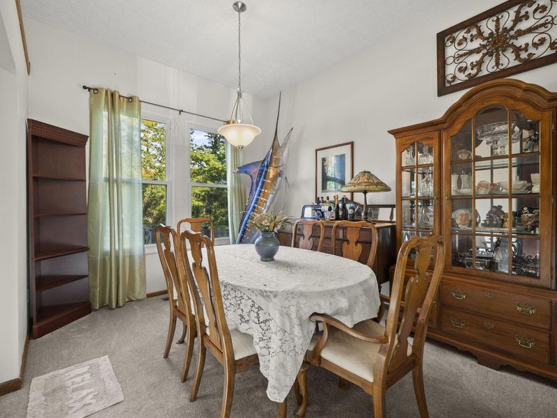 5146 Drumcliff Court, Columbus, OH 43221 Photo 11
