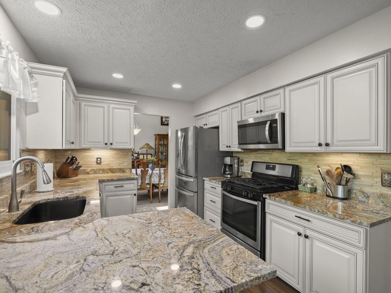 5146 Drumcliff Court, Columbus, OH 43221 Photo 14