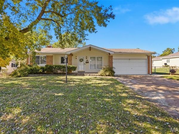 540 Coachway Lane, Hazelwood, MO 63042