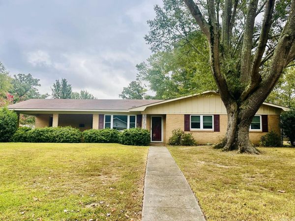 1609 S Mississippi St, Crossett, AR 71635