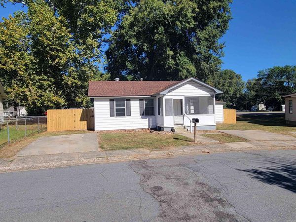 154 North Avenue , Jacksonville, AR 72076