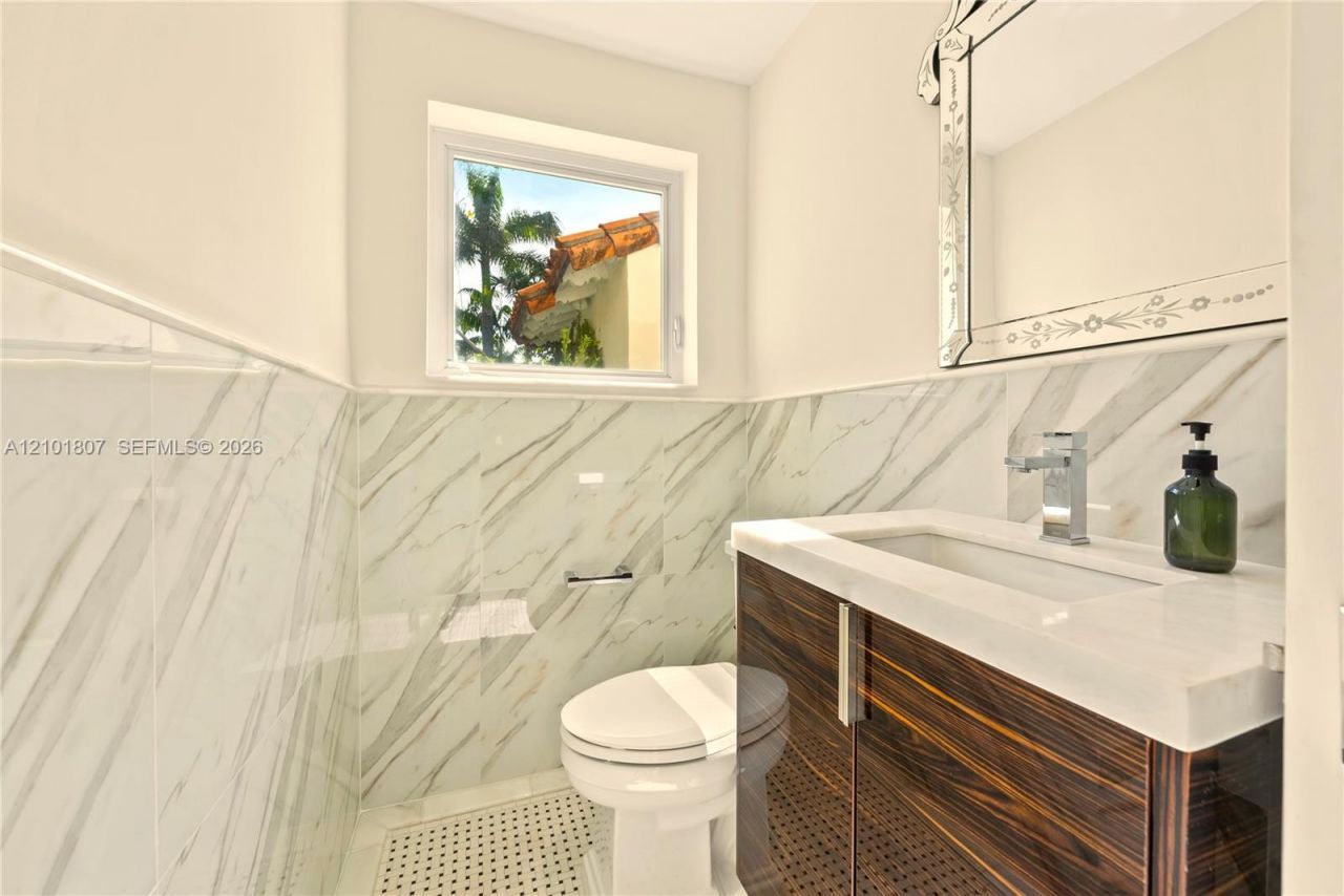 5800 La Gorce Dr , Miami Beach, FL 33140 Photo