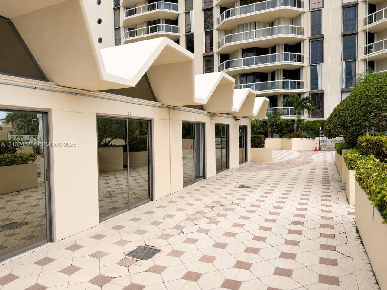 20191 E Country Club Dr , Unit CA33, Aventura, FL 33180 Photo
