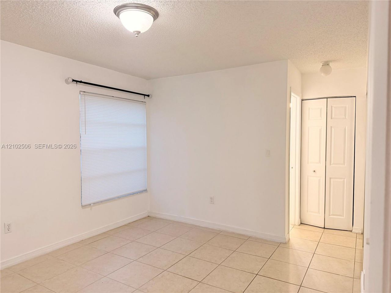 819 NE 214th Ln, Unit 1, Miami, FL 33179 Photo