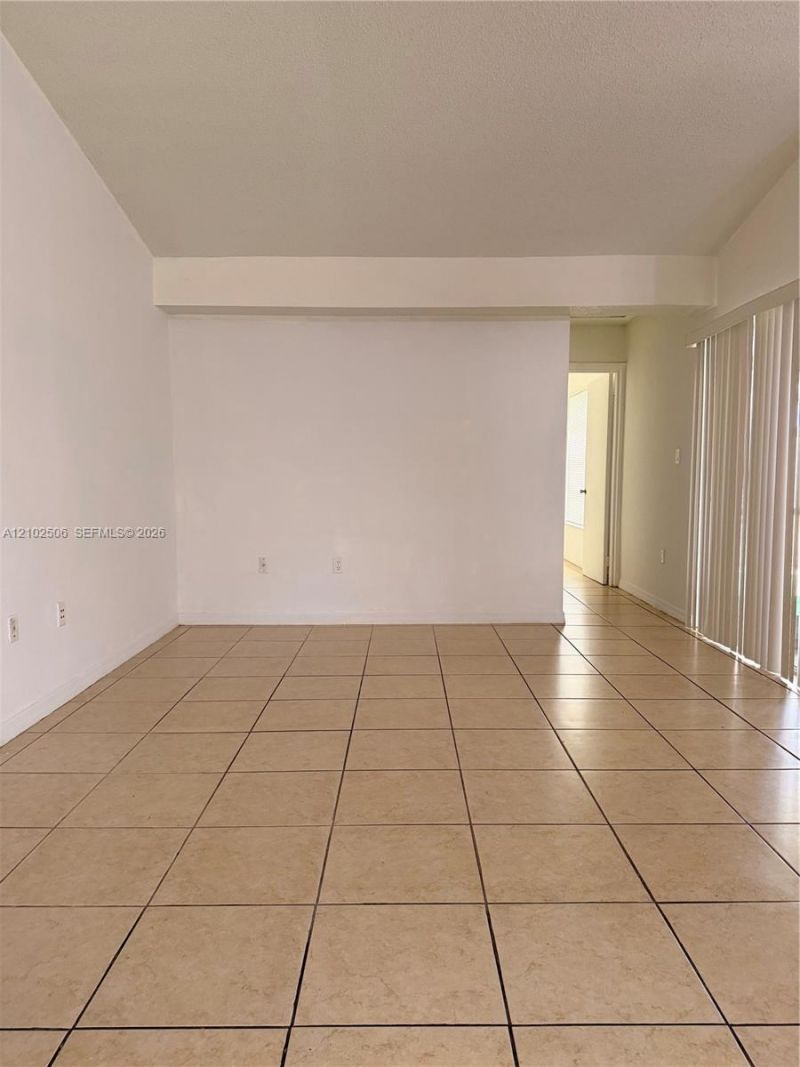 819 NE 214th Ln, Unit 1, Miami, FL 33179 Photo