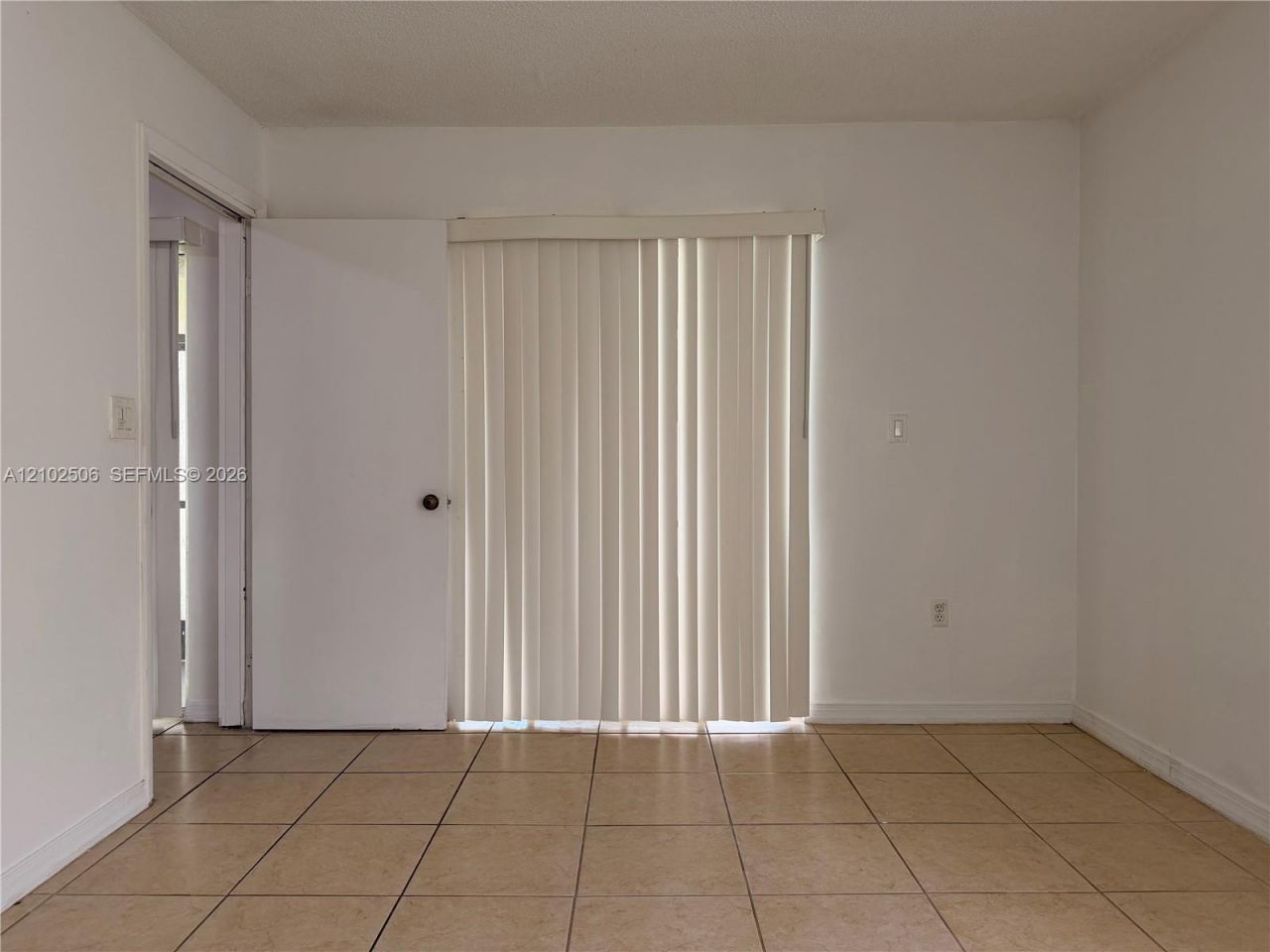 819 NE 214th Ln, Unit 1, Miami, FL 33179 Photo