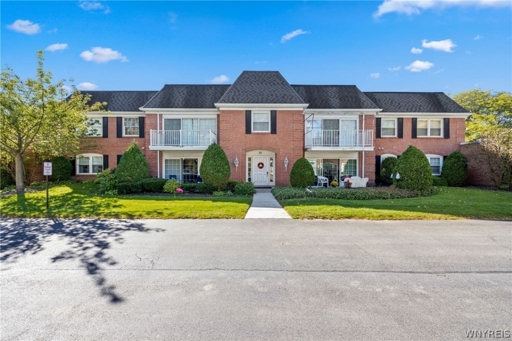 27 Hickory Hill Road, Unit C, Williamsville, NY 14221 Main Photo