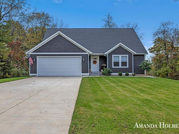 12818 Links Lane NE, Gowen, MI 49326