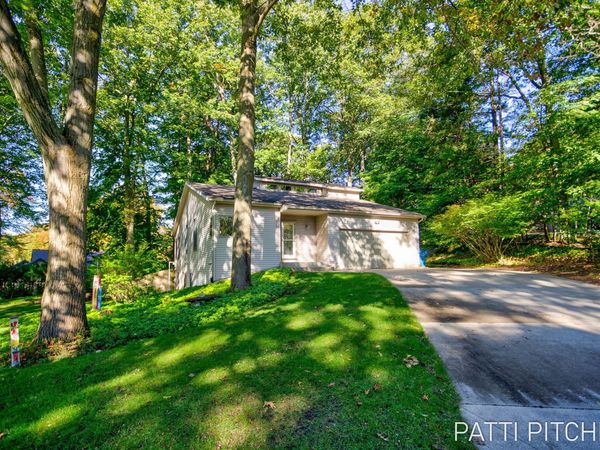 13582 Redbird Lane, Grand Haven, MI 49417