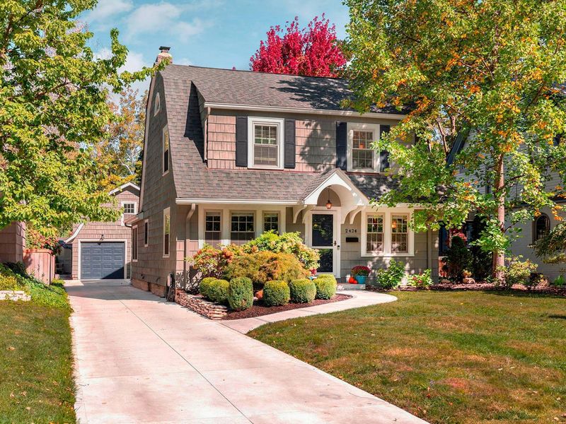 2424 Plymouth Avenue, Columbus, OH 43209 Photo 2
