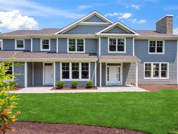 46 Plainview Road , Woodbury, NY 11797