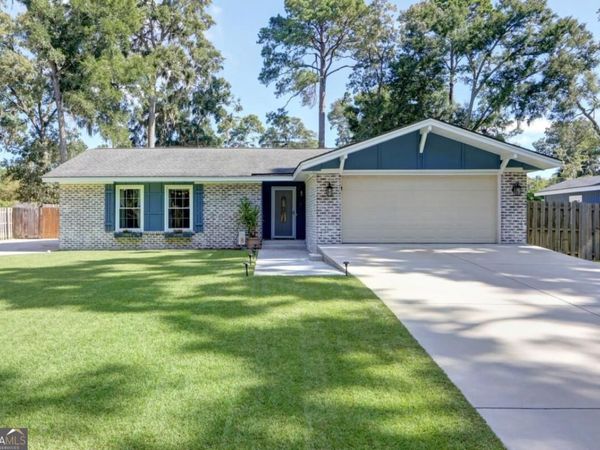 6 Coffee Woods Drive, Savannah, GA 31419