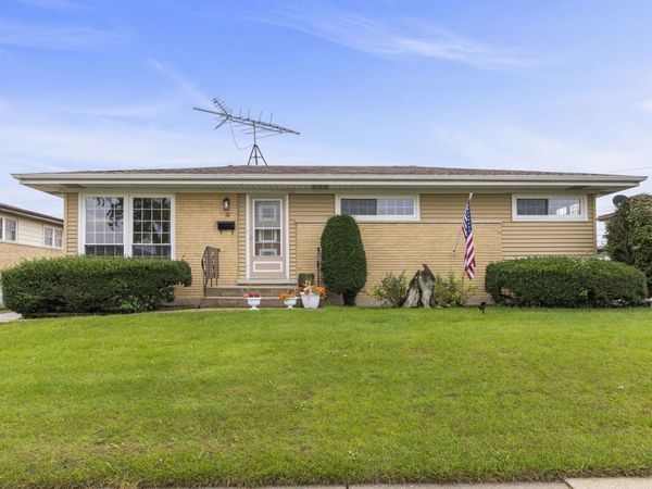 70 E Craig Drive , Chicago Heights, IL 60411
