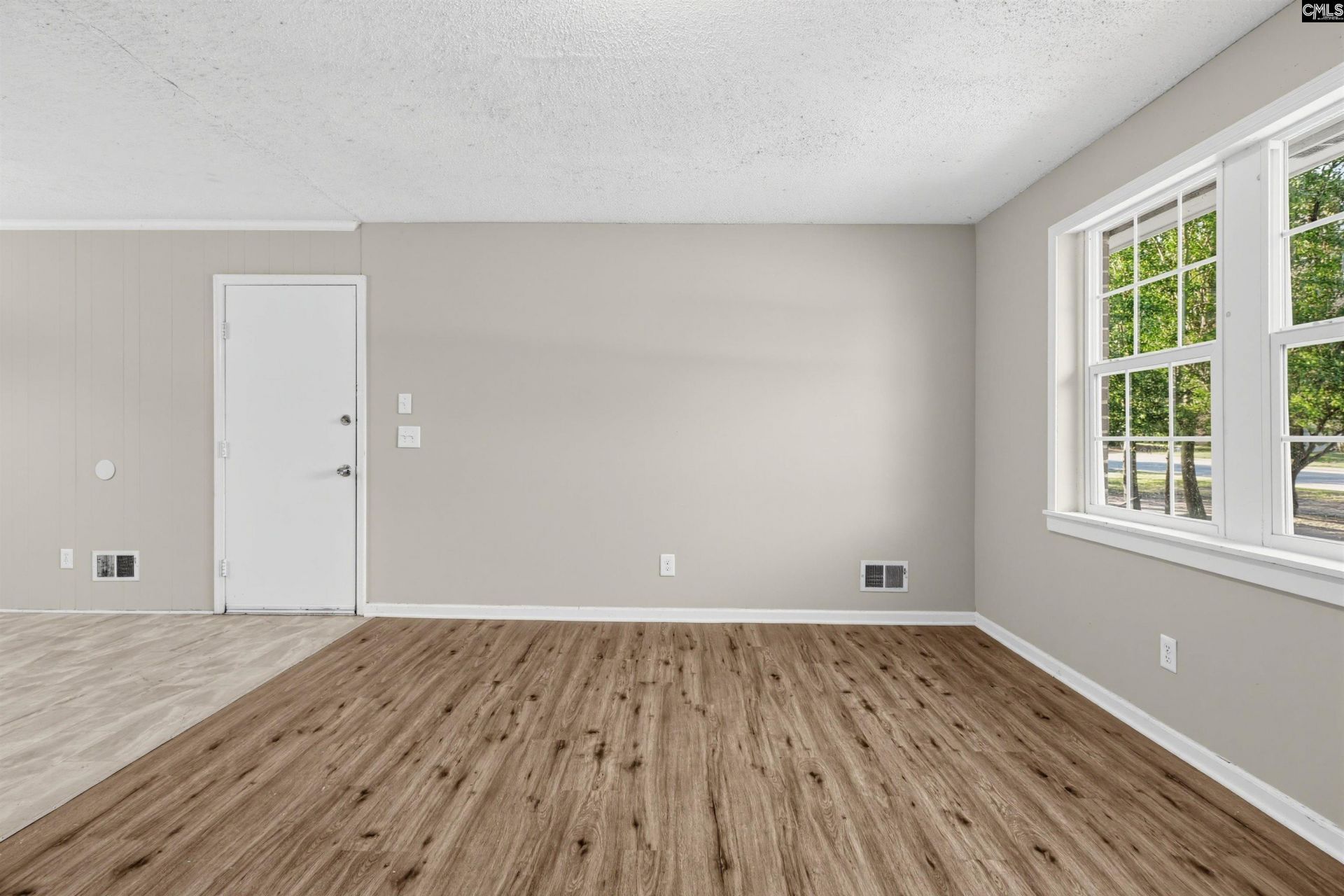 232 Oakglenn Drive Photo 10