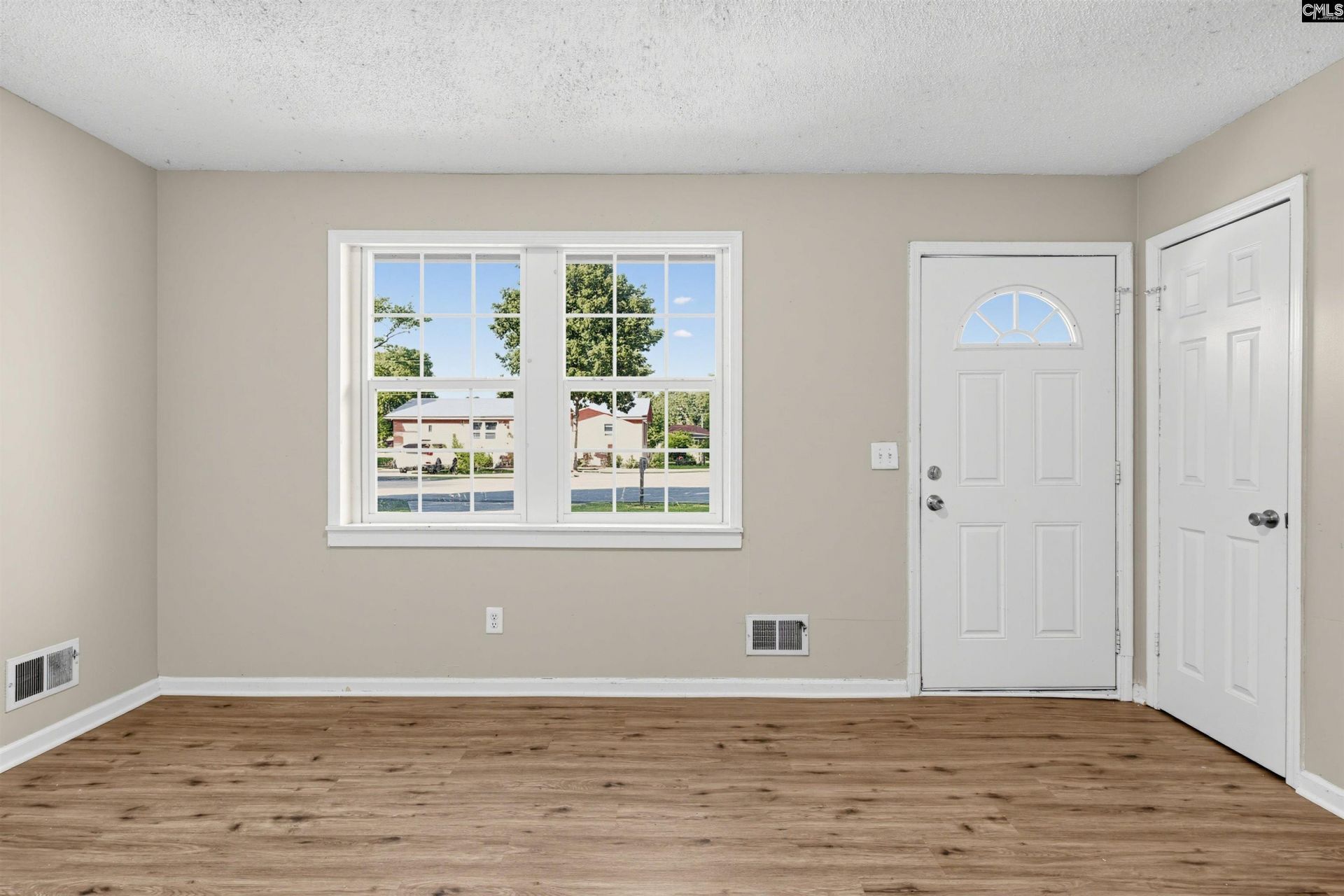 232 Oakglenn Drive Photo 13