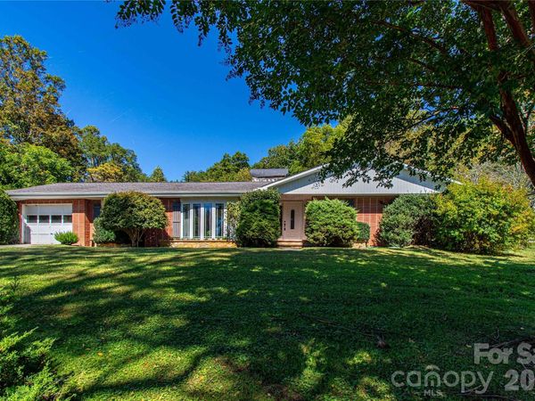 2586 Kim Miller Road , Lake Toxaway, NC 28747