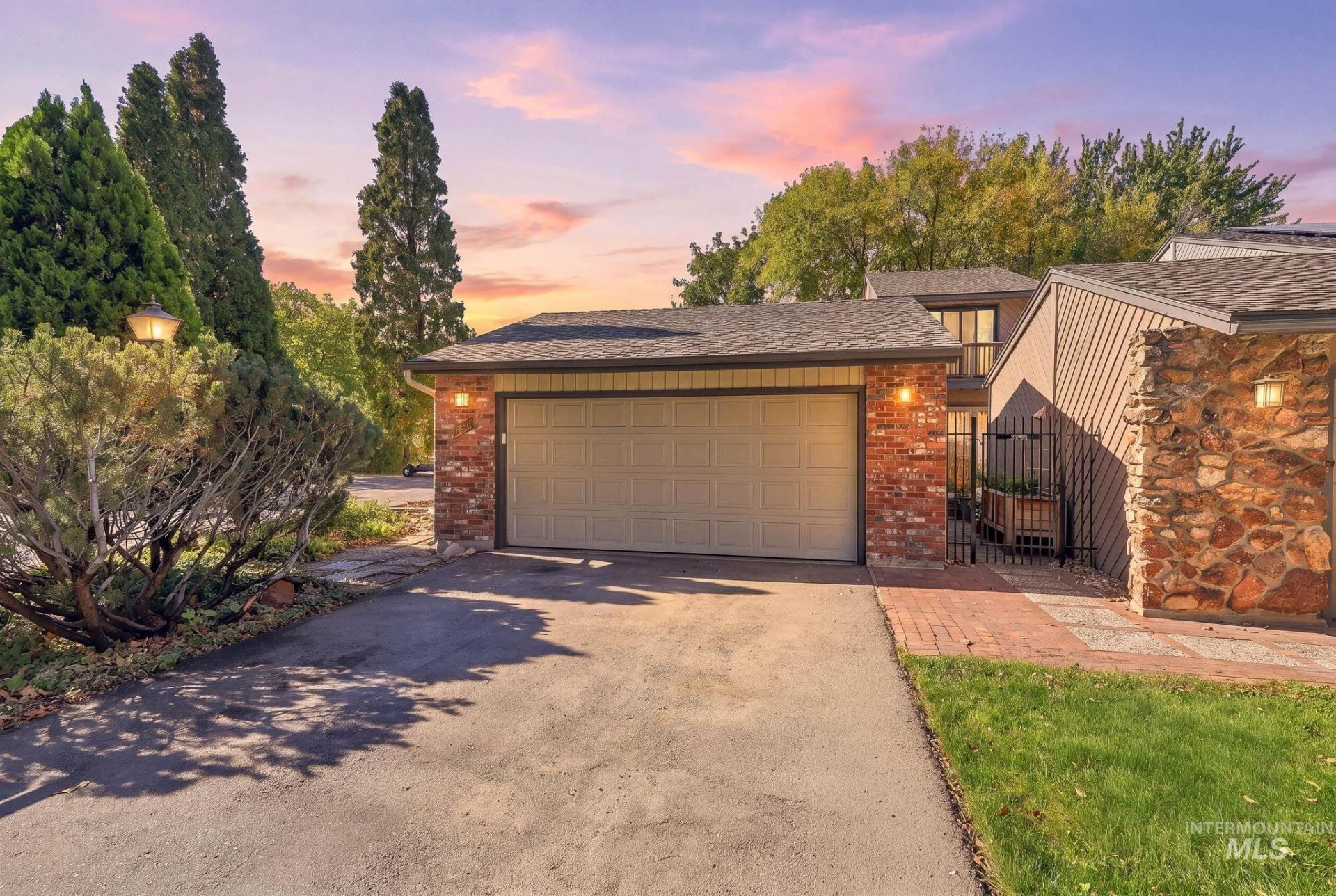 7255 W Cascade Dr, Boise, ID 83704 Main Photo