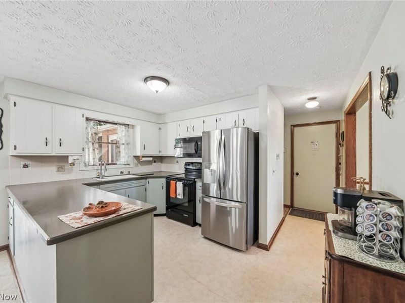 2337 Reno Drive NE, Louisville, OH 44641 Photo 12