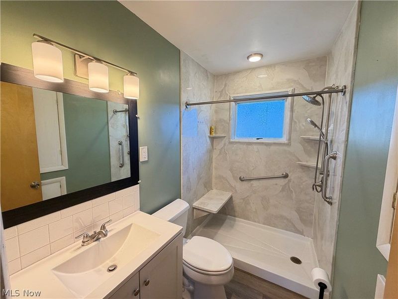 676 Lucille Drive, Elyria, OH 44035 Photo 8