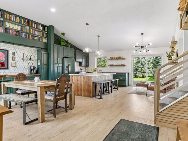 7758 Upper 23rd Street N, Oakdale, MN 55128