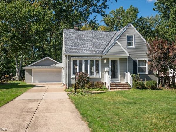 5252 Karen Isle Drive , Willoughby, OH 44094